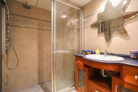 Apartment for sale in Torrevieja, Alicante, Spain 175 sq.m. No. 181654 - photo 15