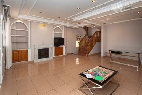 Villa for sale in Torrevieja, Alicante, Spain 180 sq.m. No. 181651 - photo 12