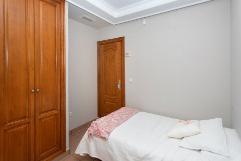 Villa for sale in Torrevieja, Alicante, Spain 180 sq.m. No. 181651 - photo 15