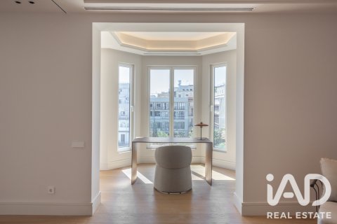 Apartment à vendre à Barcelona, Espagne, 3 chambres, 279 m2 No. 188146 - photo 7