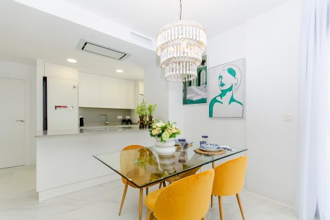 Huvila myytävänä Vistabella, Alicante, Espanja, 3 makuuhuonetta, 118 m2 No. 135094 - kuva 12