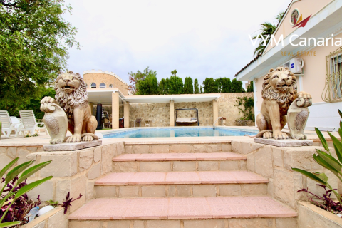 Huvila myytävänä La Nucia, Alicante, Espanja, 7 makuuhuonetta, 450 m2 No. 177869 - kuva 2