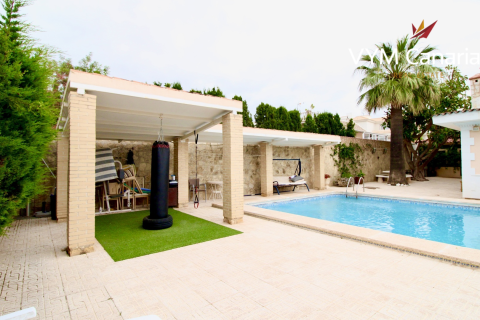 Huvila myytävänä La Nucia, Alicante, Espanja, 7 makuuhuonetta, 450 m2 No. 177869 - kuva 7