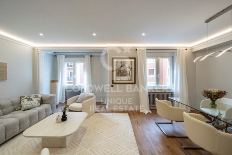 Apartamento en venta en Madrid, España 2 dormitorios, 125 m2 No. 157381 - foto 2