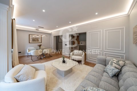 Apartamento en venta en Madrid, España 2 dormitorios, 125 m2 No. 157381 - foto 3
