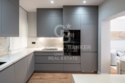 Apartamento en venta en Madrid, España 2 dormitorios, 125 m2 No. 157381 - foto 13