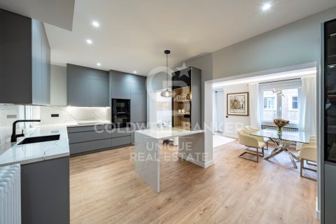 Apartamento en venta en Madrid, España 2 dormitorios, 125 m2 No. 157381 - foto 11