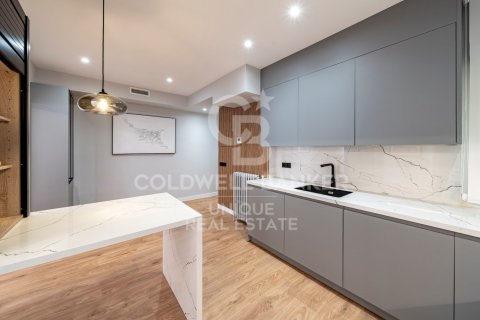 Apartamento en venta en Madrid, España 2 dormitorios, 125 m2 No. 157381 - foto 17