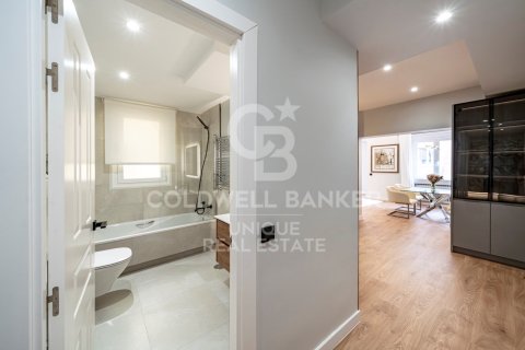 Apartamento en venta en Madrid, España 2 dormitorios, 125 m2 No. 157381 - foto 19