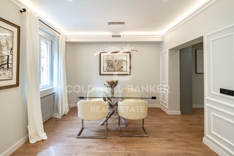 Apartamento en venta en Madrid, España 2 dormitorios, 125 m2 No. 157381 - foto 7