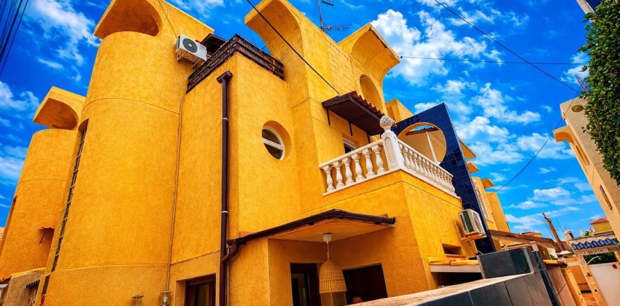 Таунхаус в Торревьеха, Аликанте, Испания 2 спальни, 65м2 №155934