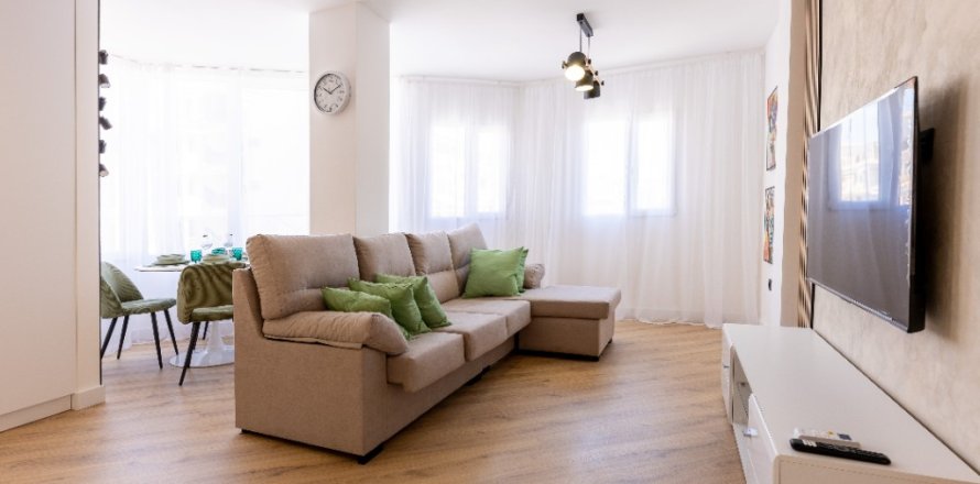 Apartment in Torrevieja, Alicante, Spain 2 bedrooms, 77 sq.m. No. 146100