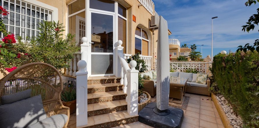 Villa Torrevieja, Alicante, Spānijā 3 istabas, 105 m2 Nr. 146881