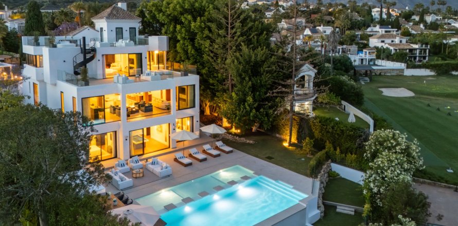 Villa i Marbella, Malaga, Spanien 6 sovrum, 789 kvm. Nr. 162634