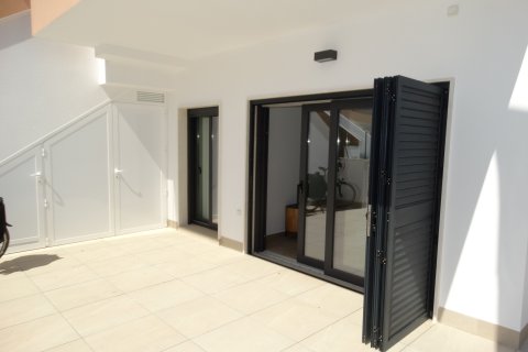 Bungalow à vendre à Pilar de la Horadada, Alicante, Espagne, 2 chambres, 72 m2 No. 189439 - photo 3