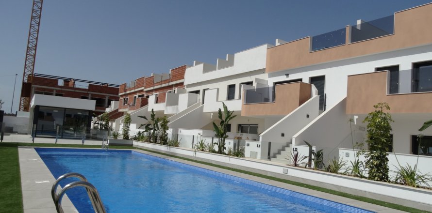 Bungalow à Pilar de la Horadada, Alicante, Espagne 2 chambres, 72 m2 No. 189439