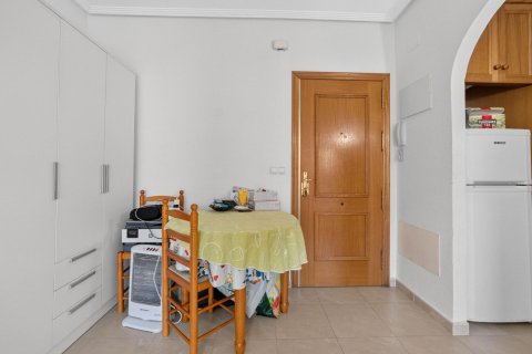 Huoneisto myytävänä Torrevieja, Alicante, Espanja, 2 makuuhuonetta, 58 m2 No. 190014 - kuva 15
