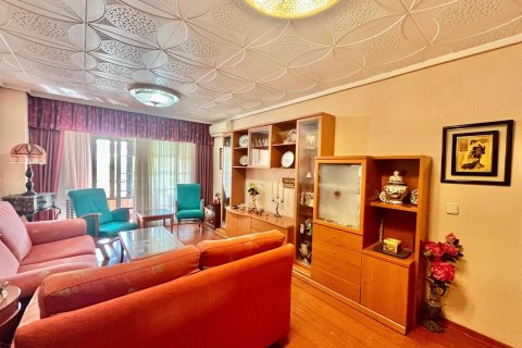 Apartamento en venta en Torrevieja, Alicante, España 3 dormitorios, 97 m2 No. 190011 - foto 2