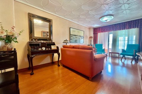 Apartamento en venta en Torrevieja, Alicante, España 3 dormitorios, 97 m2 No. 190011 - foto 3
