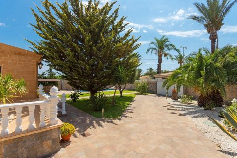 Villa pārdošanā Alicante, Spānijā 5 istabas, 440 m2 Nr. 190012 - attēls 8