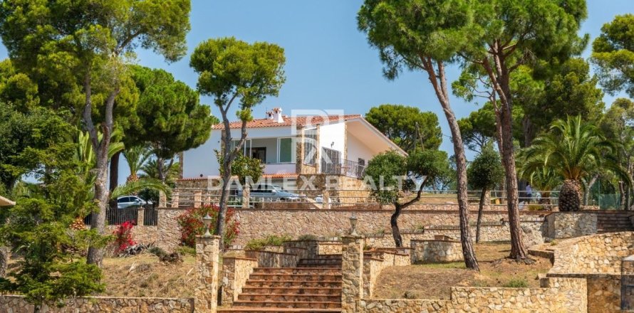 Casa a Platja D'aro, Girona, Spagna 4 camere da letto, 392 mq. N° 176715