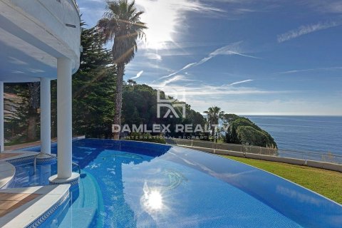 Huvila myytävänä Lloret de Mar, Girona, Espanja, 4 makuuhuonetta, 400 m2 No. 176714 - kuva 7