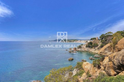 Huvila myytävänä Lloret de Mar, Girona, Espanja, 4 makuuhuonetta, 400 m2 No. 176714 - kuva 29