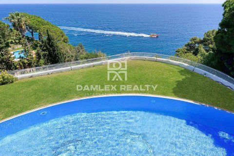 Huvila myytävänä Lloret de Mar, Girona, Espanja, 4 makuuhuonetta, 400 m2 No. 176714 - kuva 10