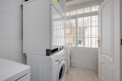 Lägenhet till salu i Torrevieja, Alicante, Spanien 4 sovrum, 146 kvm. Nr. 150005 - foto 30