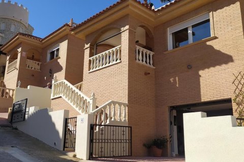 Villa for sale in Ciudad Quesada, Alicante, Spain 3 bedrooms, 204 sq.m. No. 150001 - photo 3