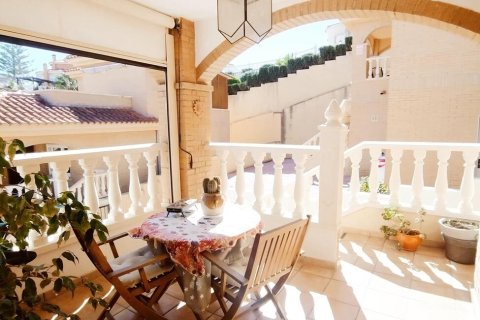 Villa for sale in Ciudad Quesada, Alicante, Spain 3 bedrooms, 204 sq.m. No. 150001 - photo 6