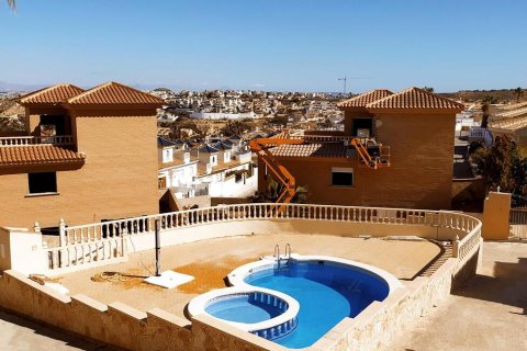 Villa for sale in Ciudad Quesada, Alicante, Spain 3 bedrooms, 204 sq.m. No. 150001 - photo 2