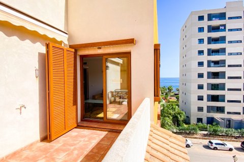 Huoneisto myytävänä Punta Prima, Alicante, Espanja, 2 makuuhuonetta, 65 m2 No. 146179 - kuva 2