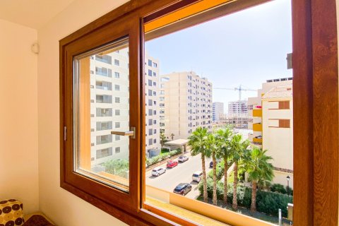 Huoneisto myytävänä Punta Prima, Alicante, Espanja, 2 makuuhuonetta, 65 m2 No. 146179 - kuva 15