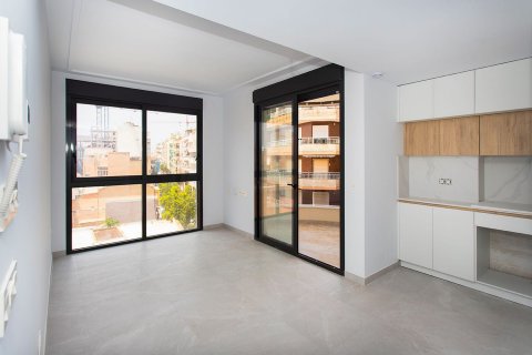 Продажа квартиры в Торревьеха, Аликанте, Испания 2 спальни, 88м2 №119058 - фото 1