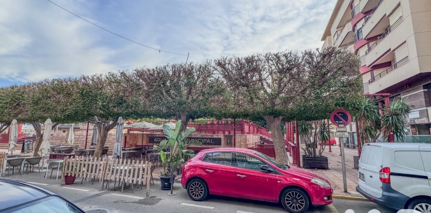 Komerciāls īpašums Santa Pola, Alicante, Spānijā 102 m2 Nr. 154270