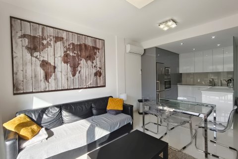 Apartamento en venta en Mil Palmeras, Alicante, España 3 dormitorios, 67 m2 No. 146734 - foto 5