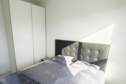 Huoneisto myytävänä Mil Palmeras, Alicante, Espanja, 3 makuuhuonetta, 67 m2 No. 146734 - kuva 25