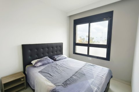 Apartamento en venta en Mil Palmeras, Alicante, España 3 dormitorios, 67 m2 No. 146734 - foto 16