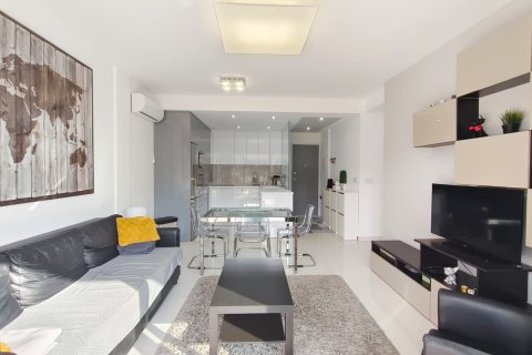 Apartamento en venta en Mil Palmeras, Alicante, España 3 dormitorios, 67 m2 No. 146734 - foto 4