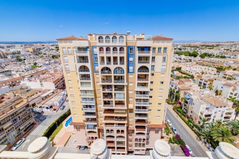 Apartamento en venta en Torrevieja, Alicante, España 2 dormitorios, 72 m2 No. 146733 - foto 1
