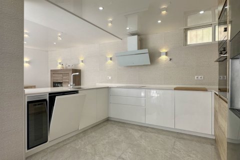 Villa for sale in Alicante, Spain 3 bedrooms, 187 sq.m. No. 146736 - photo 12