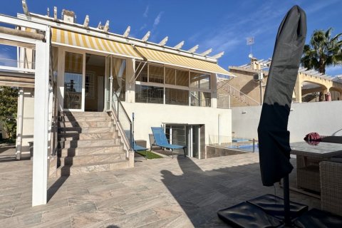 Villa for sale in Alicante, Spain 3 bedrooms, 187 sq.m. No. 146736 - photo 4