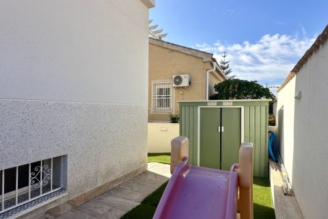 Villa for sale in Alicante, Spain 3 bedrooms, 187 sq.m. No. 146736 - photo 30
