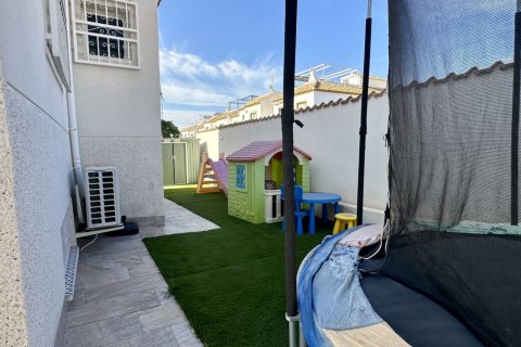 Villa for sale in Alicante, Spain 3 bedrooms, 187 sq.m. No. 146736 - photo 29