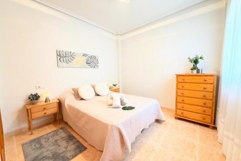 Kattohuoneisto myytävänä Torrevieja, Alicante, Espanja, 3 makuuhuonetta, 73 m2 No. 146731 - kuva 3