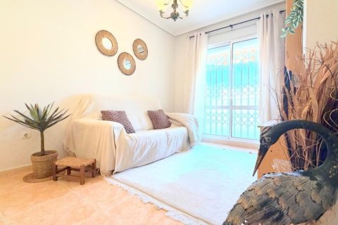 Kattohuoneisto myytävänä Torrevieja, Alicante, Espanja, 3 makuuhuonetta, 73 m2 No. 146731 - kuva 1