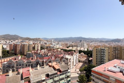 Apartment à vendre à Malaga, Espagne, 3 chambres, 100 m2 No. 188026 - photo 2