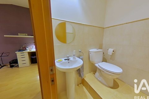 Продажа коммерческой недвижимости в Барселона, Испания 1 спальня, 165м2 №188024 - фото 23