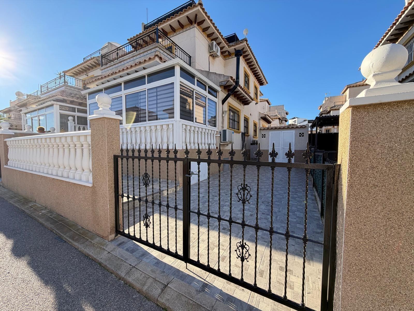 House in Urbanizacion Las Filipinas, Alicante, Spain 2 bedrooms, 82 sq.m. No. 160948